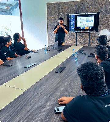 creowis employee gallery