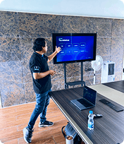 creowis employee gallery