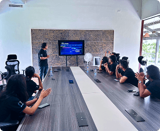 creowis employee gallery